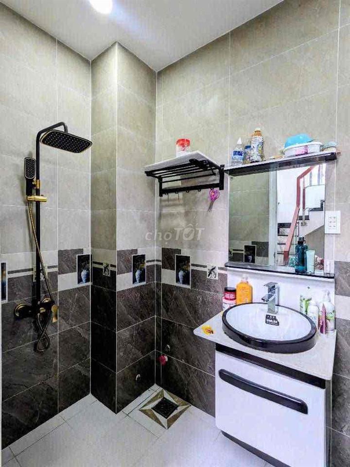 NGANG 5 - NHÀ 3 TẦNG TƯỜNG ĐÔI - Ở NGAY - NHỈNH 5 TỈ (CÒN TL)