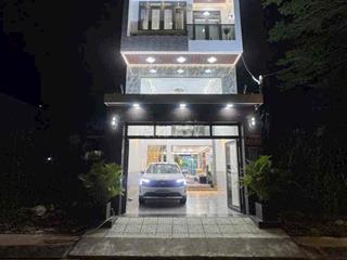 SIÊU PHẨM NHÀ ĐẸP- 5 TẦNG -HẺM XE TẢI THÔNG VÀI BƯỚC CHÂN RA NGUYỄN VĂ