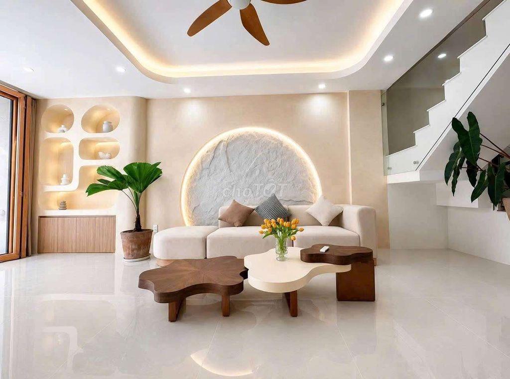 Nhà hai mới mặt tiền giáp phú mỹ hưng