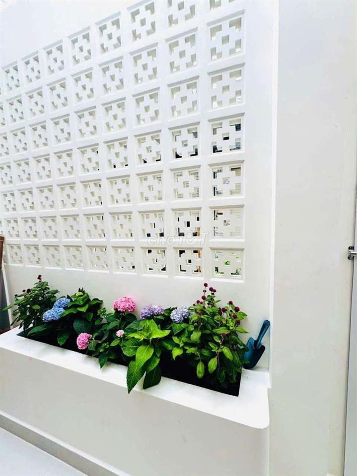 Nhà hai mới mặt tiền giáp phú mỹ hưng