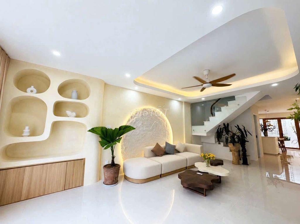 Nhà hai mới mặt tiền giáp phú mỹ hưng
