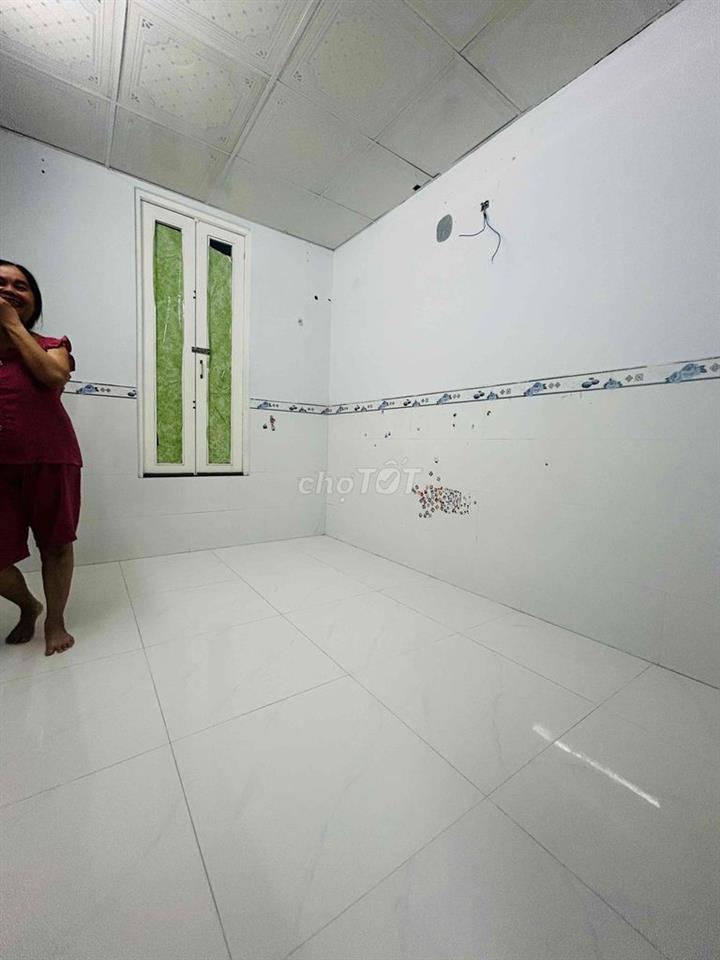 Cho Thuê nguyên căn 1 trệt 1 lầu Huỳnh tấn phát hẽm xe hơi