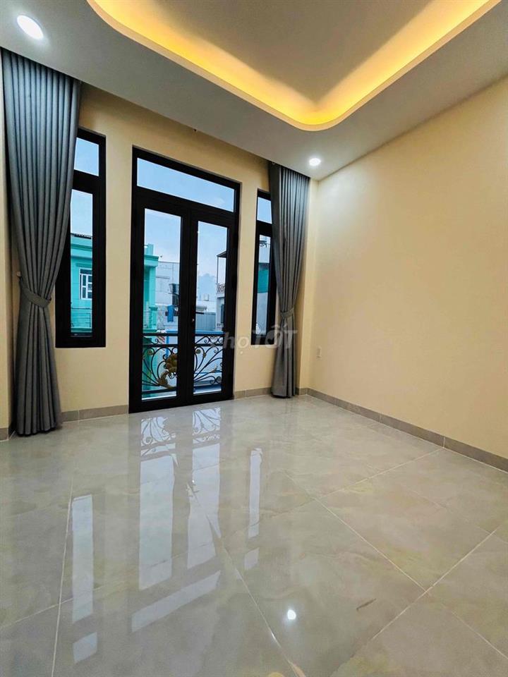 Cho Thuê Nguyên căn xe hơi đỗ cửa