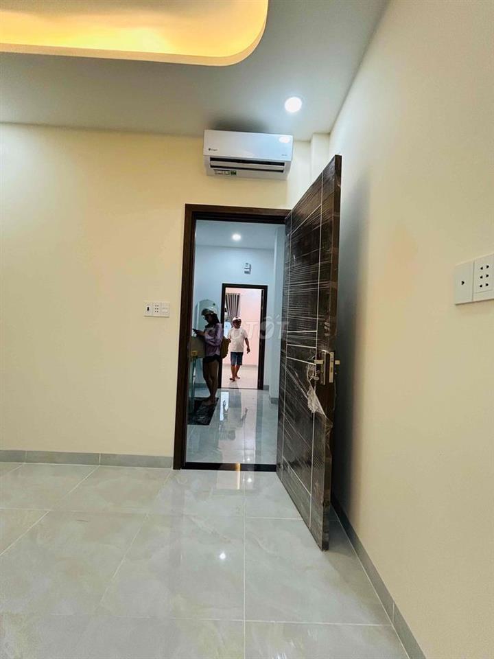 Cho Thuê Nguyên căn xe hơi đỗ cửa