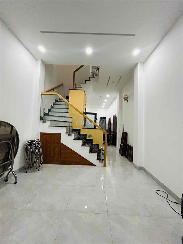 Cho Thuê Nguyên căn xe hơi đỗ cửa