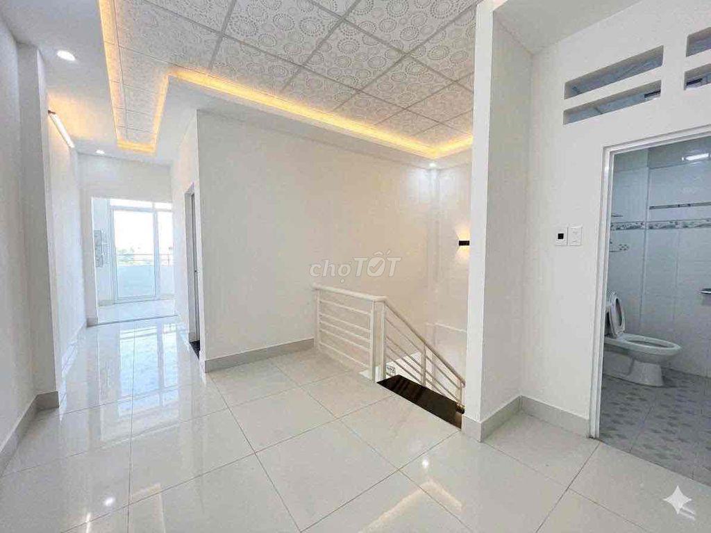 🟣🟣🟣🟣 NHÀ MẶT TIỀN HẺM XE HƠI 5 x 16M GIÁ 8 Ở LIỀN 🟣🟣🟣🟣