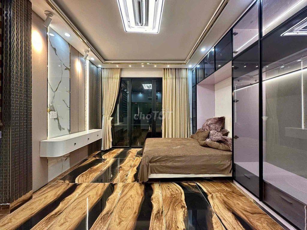 NHÀ MỚI CÓ THANG MÁY FULL NỘI THẤT Q7