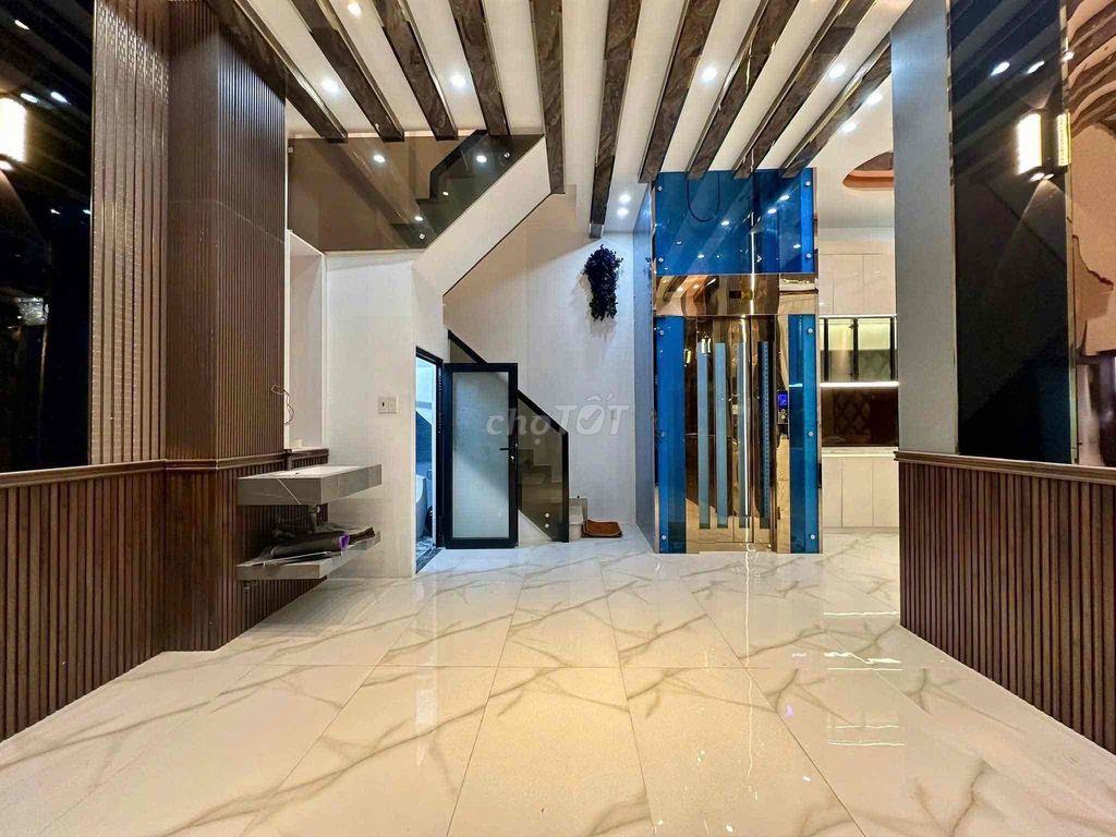 NHÀ MỚI CÓ THANG MÁY FULL NỘI THẤT Q7