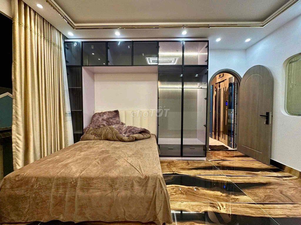 NHÀ MỚI CÓ THANG MÁY FULL NỘI THẤT Q7