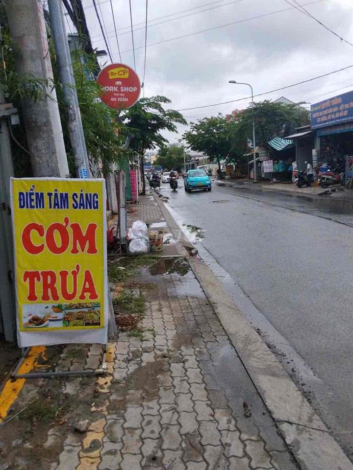 Mặt bằng kinh doanh