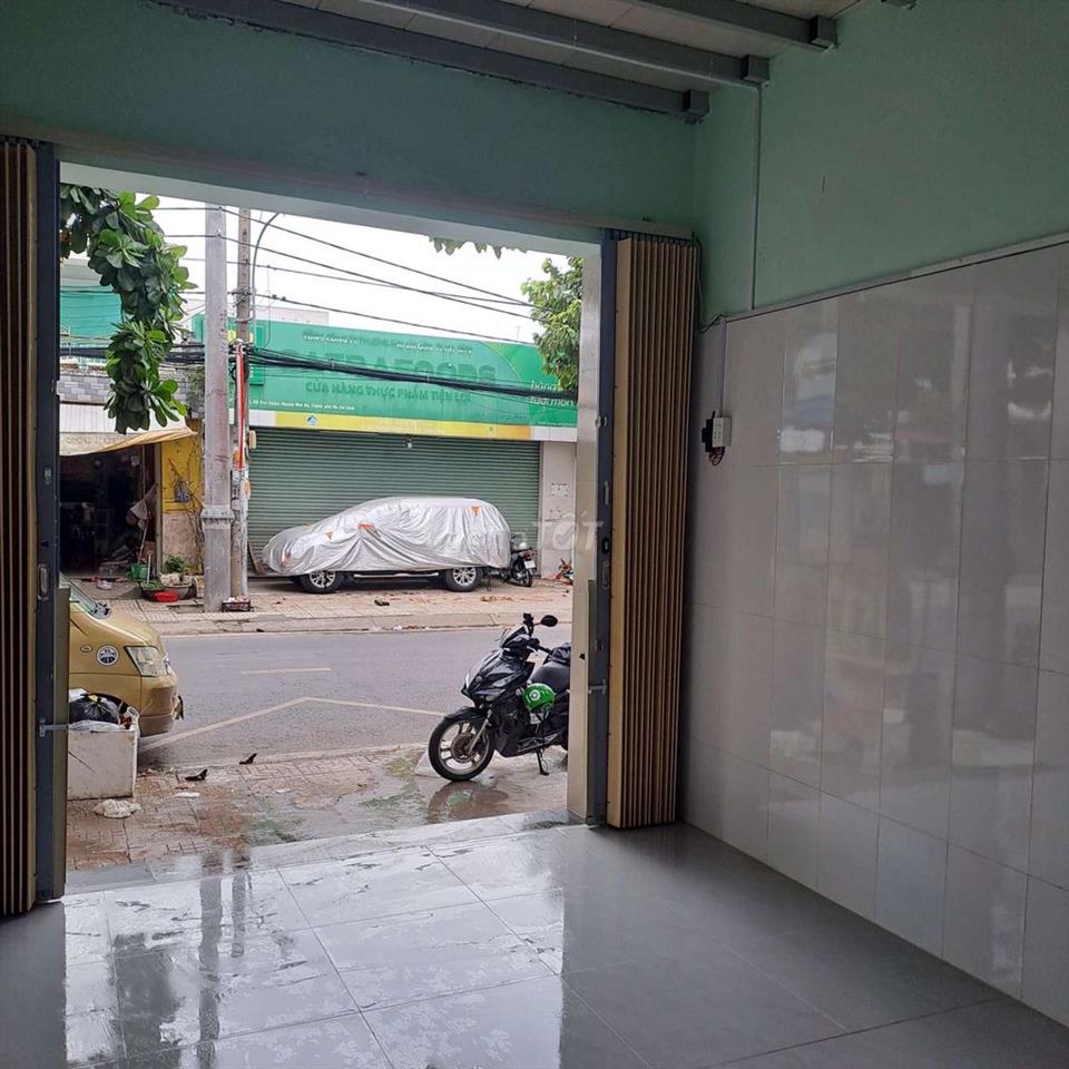 Cho thuê nhà nguyên căn mặt tiền đường NGUYEN BÌNH 