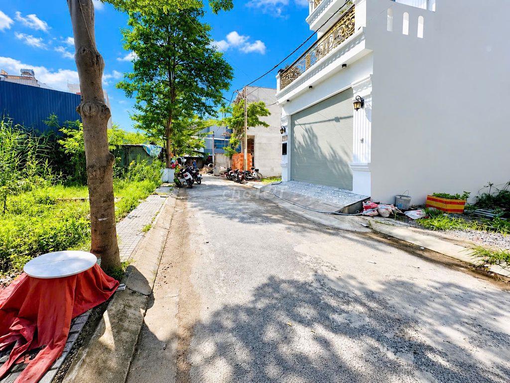 BÁN ĐẤT 80M2 - GIÁ 3,78TỶ - GẦN  MT NGUYỄN BÌNH - HXH - GPXD CHÍNH QUY