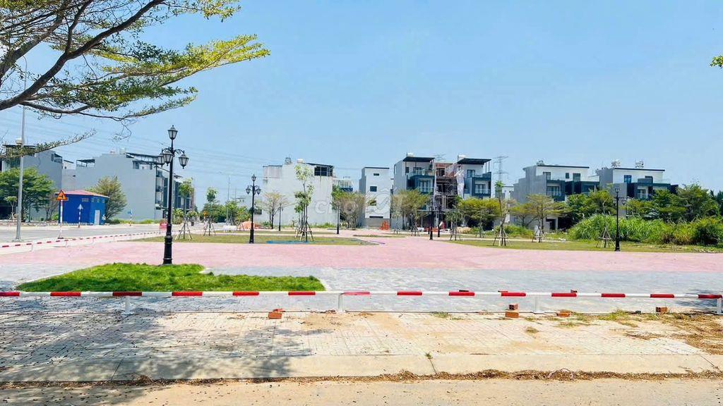 Chính chủ bán gấp đất TĐC Thanh Nhựt 65tr/m2, ngã tư Phạm Hữu Lầu