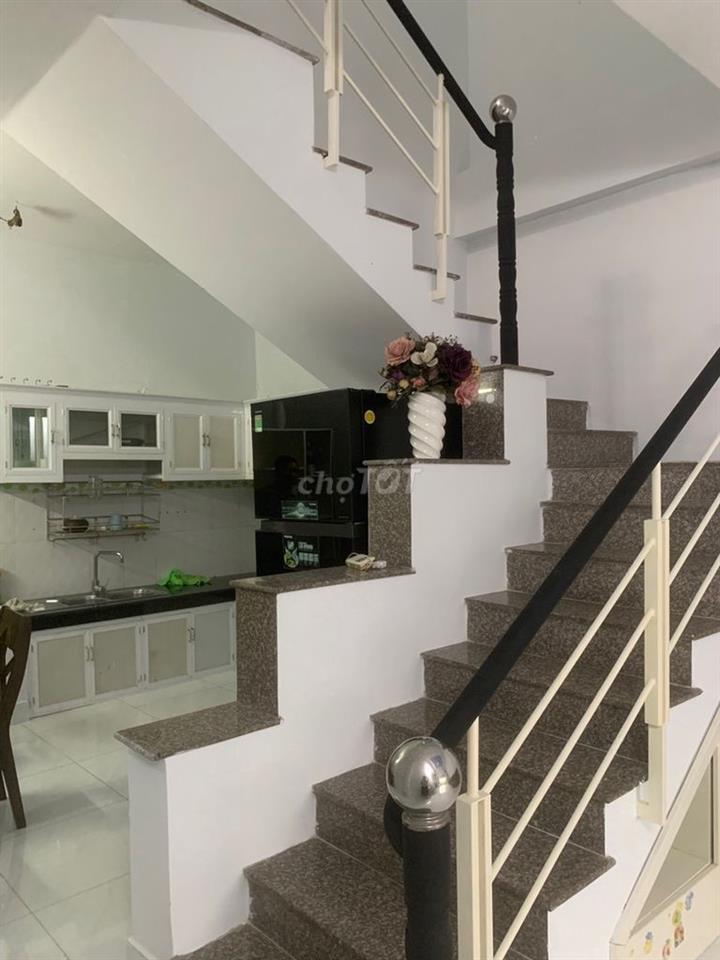 Nhà 2 tầng 40m chỉ 3,3 tỷ Lê Văn Lương - Quận 7