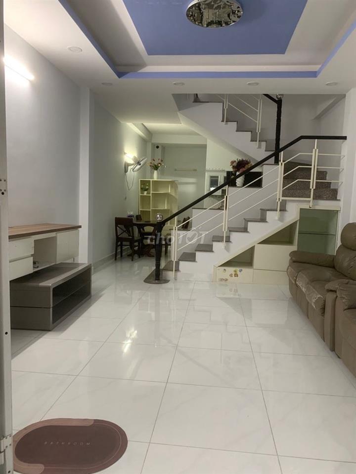 Nhà 2 tầng 40m chỉ 3,3 tỷ Lê Văn Lương - Quận 7