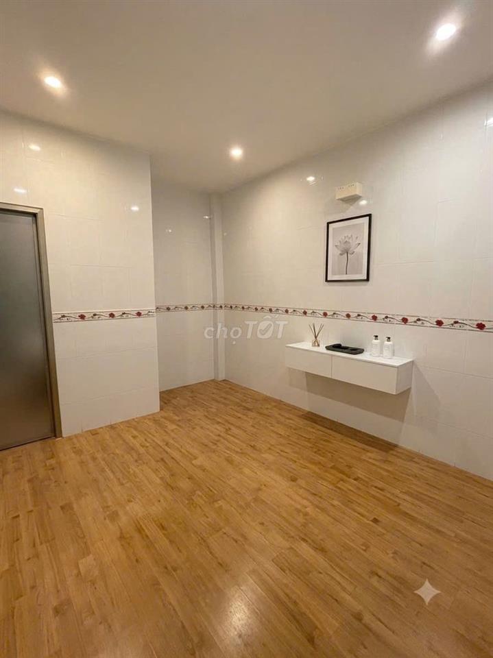 🔥 **BÁN NHÀ QUẬN 7 – 3 TẦNG – 3PN – SHR – GIÁ 2,8 TỶ TL**