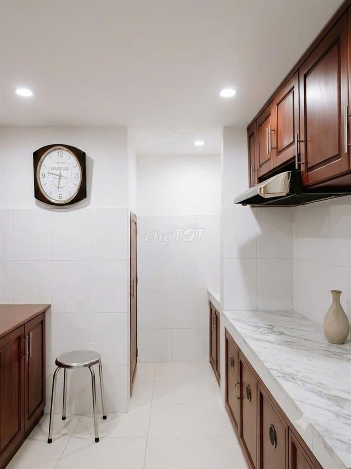 🔥 **BÁN NHÀ QUẬN 7 – 3 TẦNG – 3PN – SHR – GIÁ 2,8 TỶ TL**