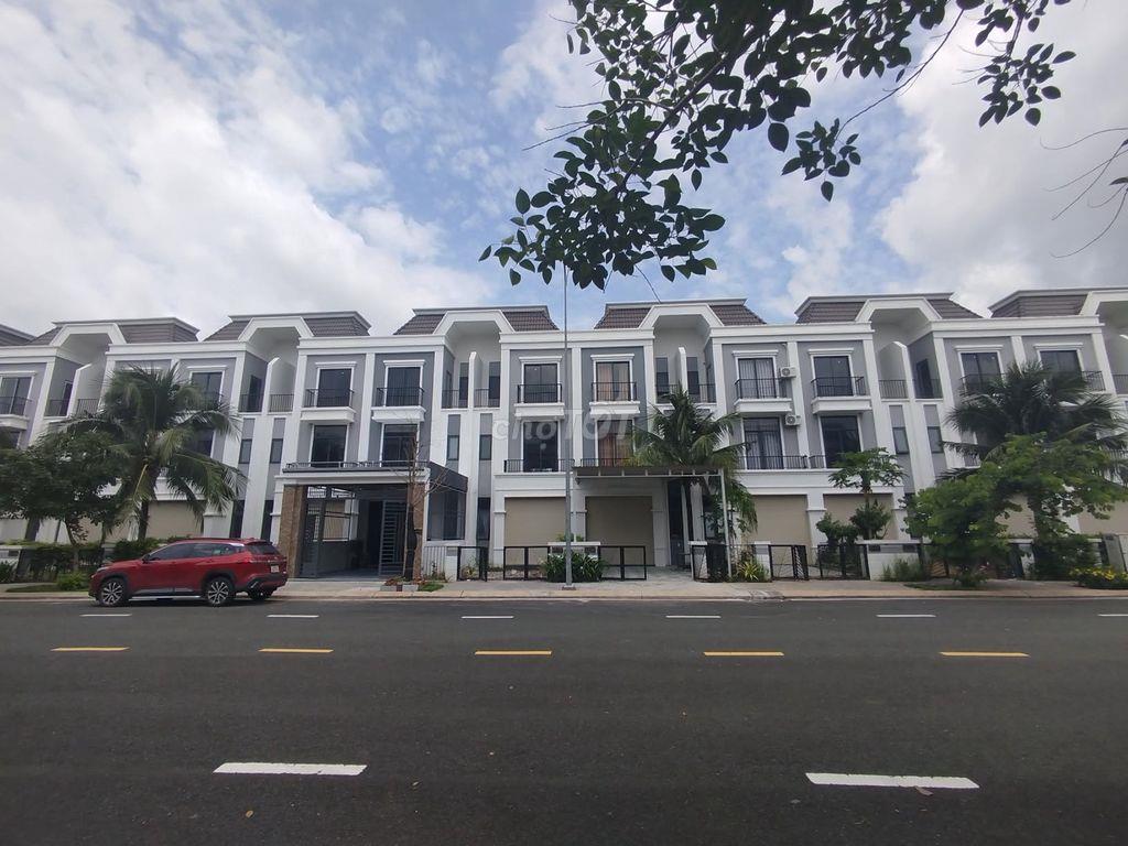 Nhà phố nằm trong khu dân cư khép kín