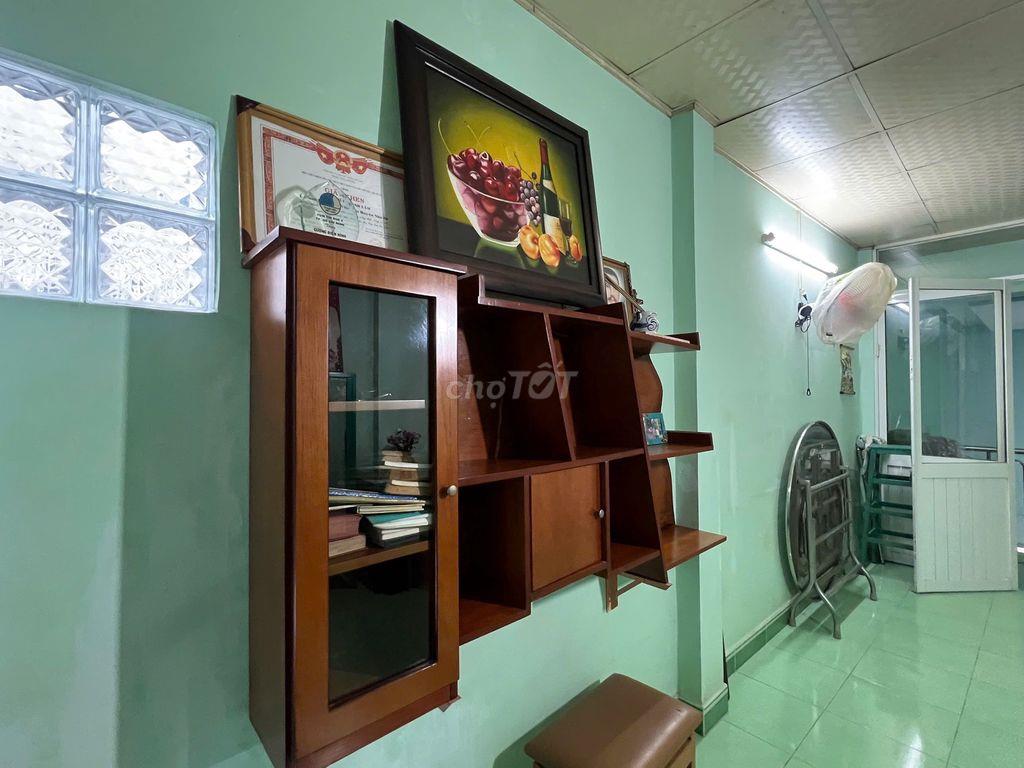 Phòng rộng 20 m2 sạch sẽ tiện nghi, thoáng mát,  khu vực an ninh