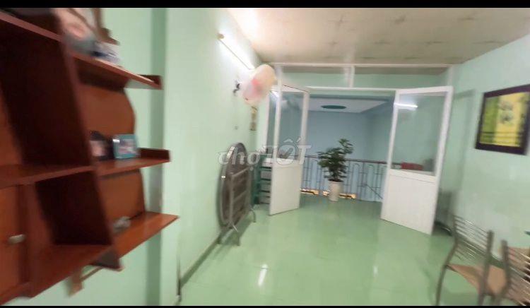 Phòng rộng 20 m2 sạch sẽ tiện nghi, thoáng mát,  khu vực an ninh
