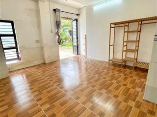 Cần bass lại phòng trọ như hình