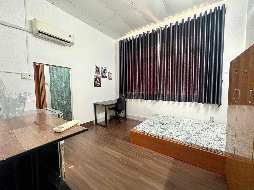Phòng Full Nội Thất Cửa Sổ To - Gần UFM Và TDT Tiện qua quận Trung Tâm