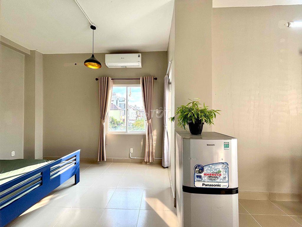 PHÒNG FULL NT 4CỬA SỔ BAN CÔNG GẦN ĐH TDT OU RMIT TNMT GẦN PHÚ MỸ HƯNG