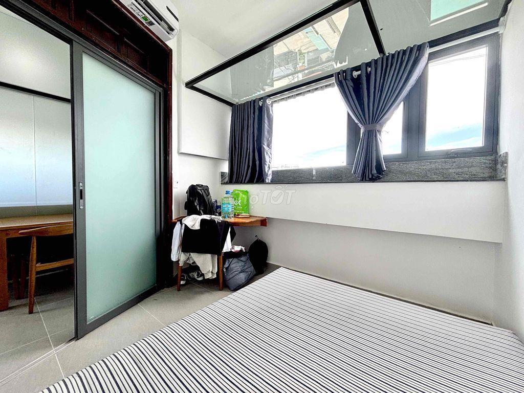 2 Phòng Ngủ Có Sân Ban Công To Full gần TDT UFM RMIT SGU NTT OU TNMT