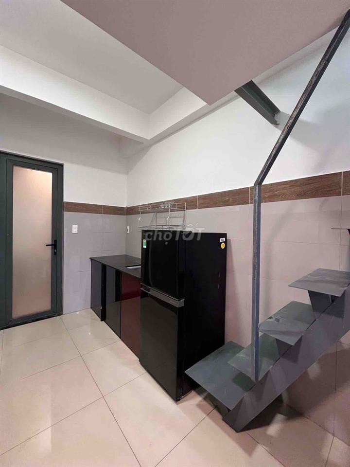 DUPLEX 1 PN CỬA SỔ BAN CÔNG THOÁNG GẦN UFM SGU TDT RMIT Q5 Q3