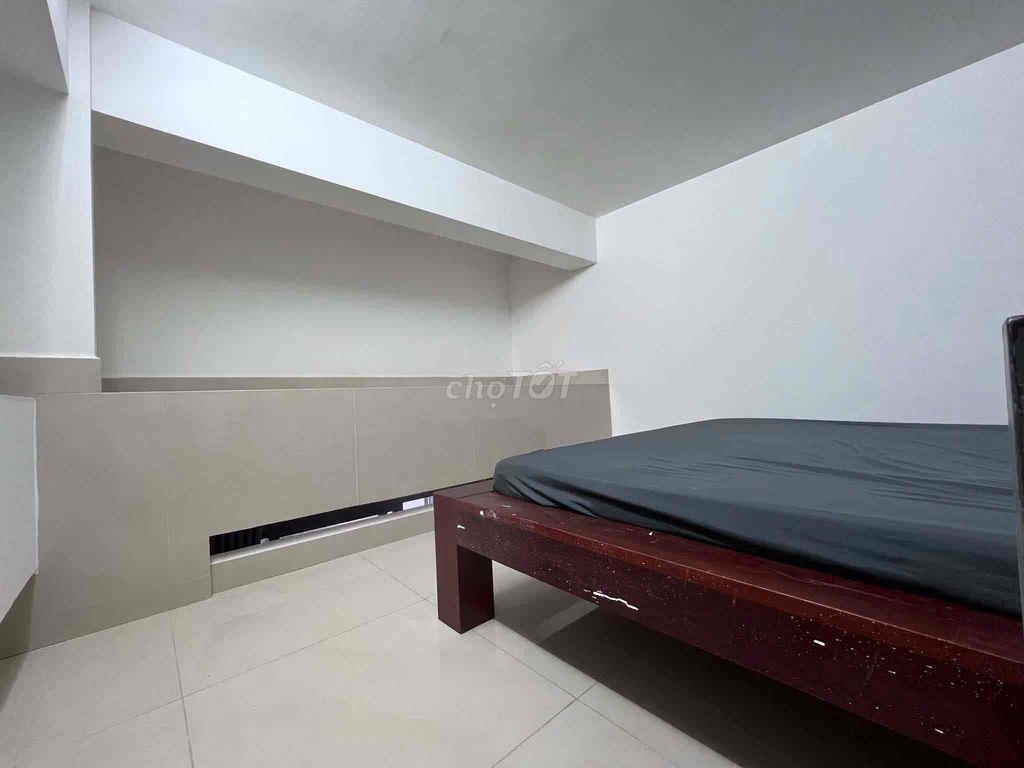 DUPLEX 1 PN CỬA SỔ BAN CÔNG THOÁNG GẦN UFM SGU TDT RMIT Q5 Q3