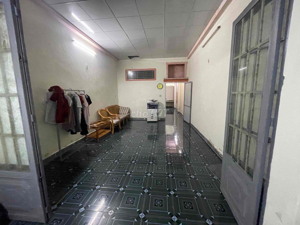 cho thuê khu phía sau nhà nguyên căn mặt tiền đường Nguyển Văn Tạo
