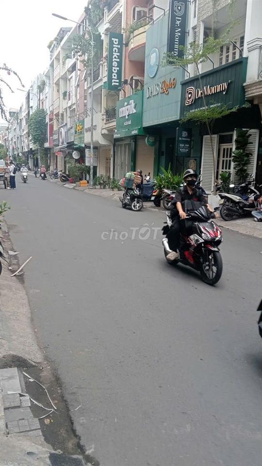 Cho thuê nguyên căn 90 Hoa Lan, Phú Nhuận