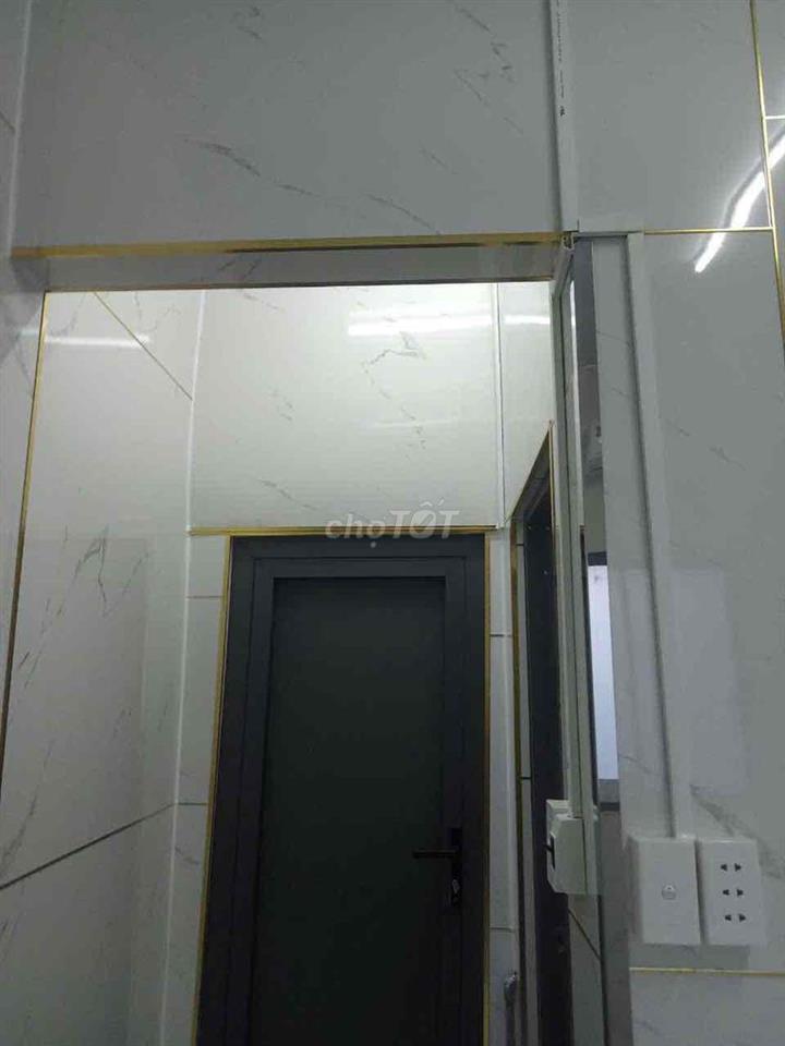 Cần bán 01 căn phòng tập thể. Sổ hồng riêng.