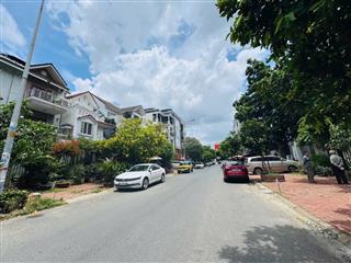 Chính chủ cho thuê lô đất mặt tiền đường số 3 kdc Nam Long, Q.7