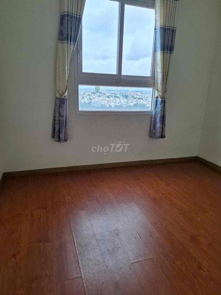 cho thuê Toky tower nội thât cơ bản máy lạnh 2pn ở liền