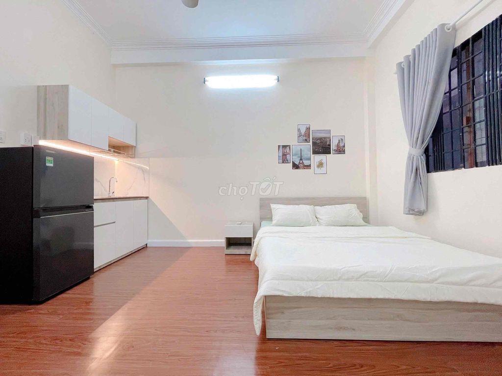 STUDIO CỬA SỔ TRỜI FULL NỘI THẤT NGAY KHU PHAN XÍCH LONG