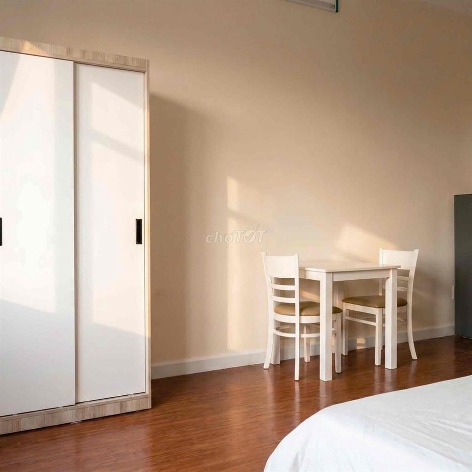 STUDIO CỬA SỔ TRỜI FULL NỘI THẤT NGAY KHU PHAN XÍCH LONG