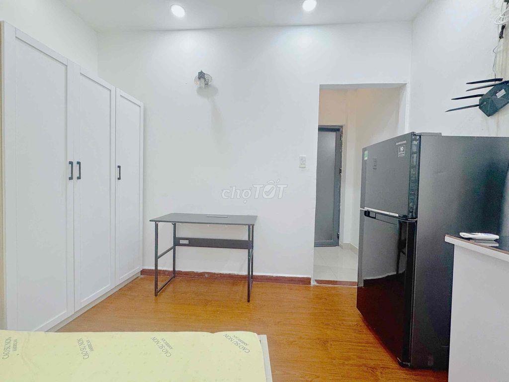 CỬA SỔ TRỜI - NGAY THÍCH QUẢNG ĐỨC - PHAN ĐĂNG LƯU - NGUYỄN THƯỢNG HIỀ