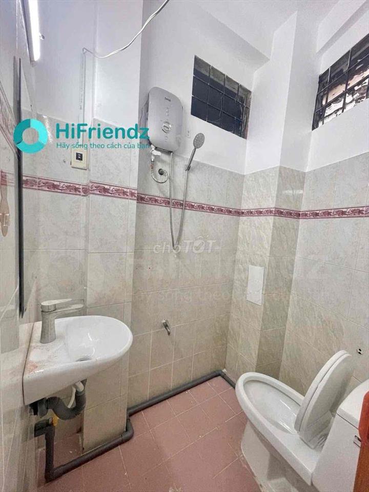 STUDIO CỬA SỔ TRỜI - NGÃ TƯ PHÚ NHUẬN - NGUYỄN TRỌNG TUYỂN