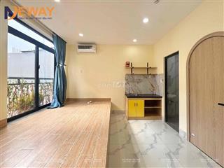CHDV CỬA SỔ LỚN - GIÁP QUẬN 10