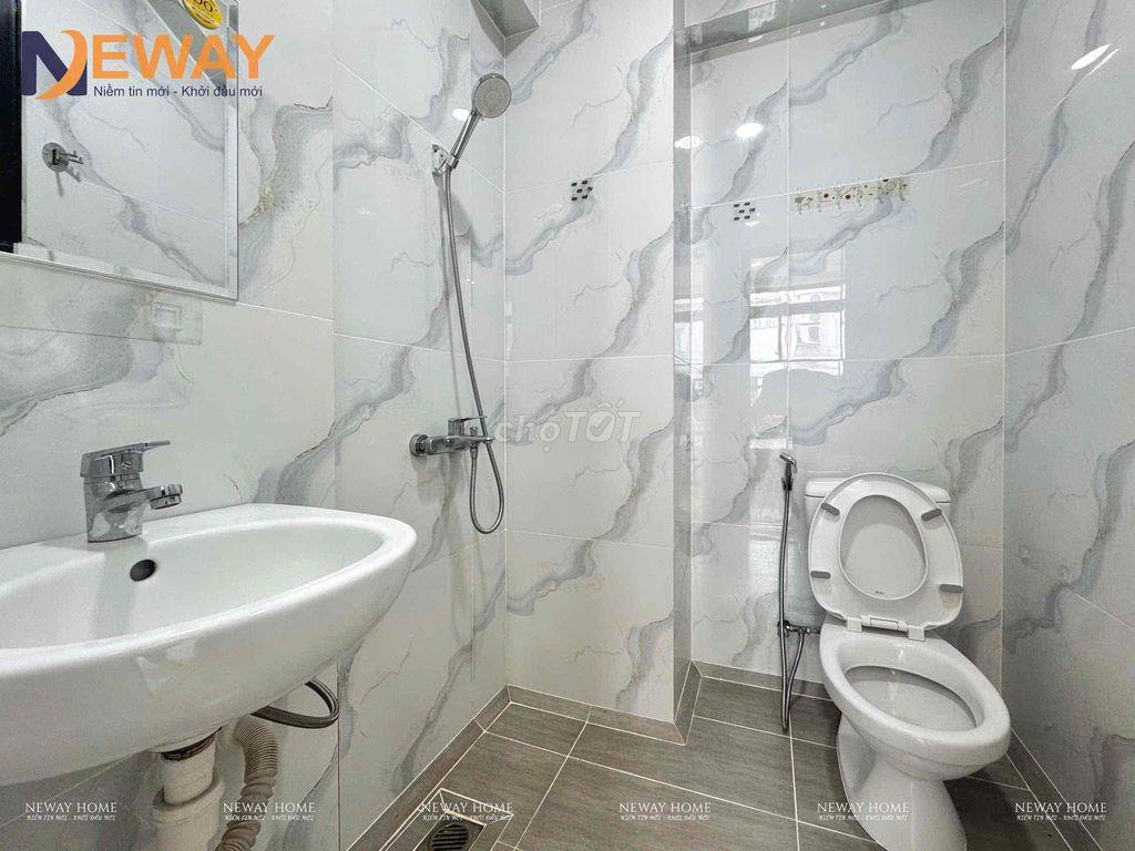 CHDV CỬA SỔ LỚN - GIÁP QUẬN 10