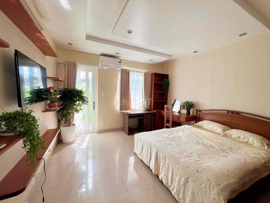 STUDIO BANCOL NGAY CÔNG VIÊN HOÀNG VĂN THỤ