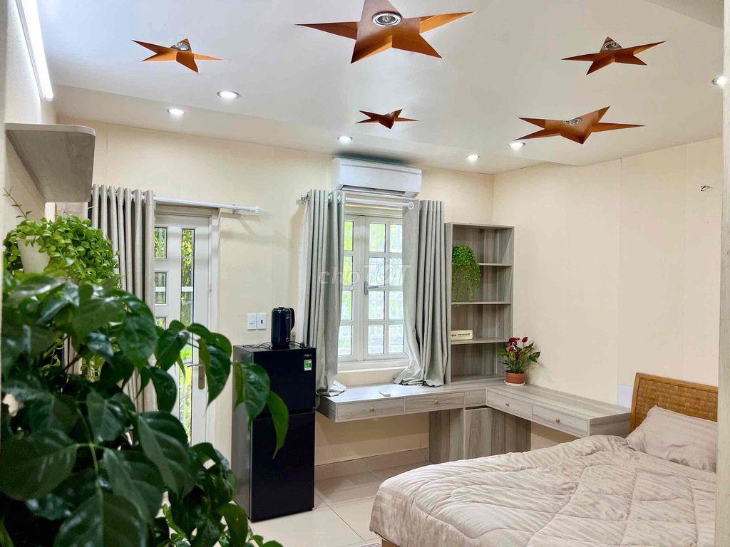 STUDIO BANCOL NGAY CÔNG VIÊN HOÀNG VĂN THỤ