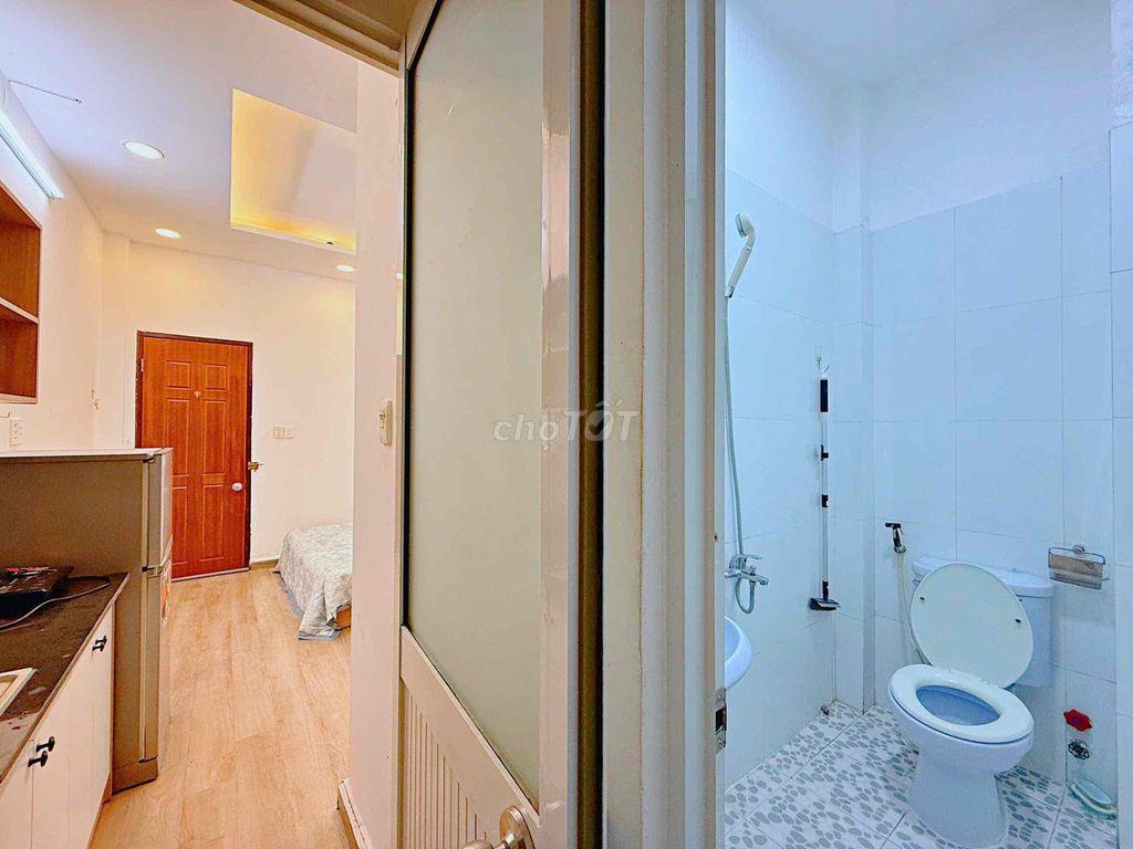 PHÒNG BAN CÔNG 35m2, FULL NT MÁY GIẶT RIÊNG , GẦN NGUYỄN VĂN TRỖI