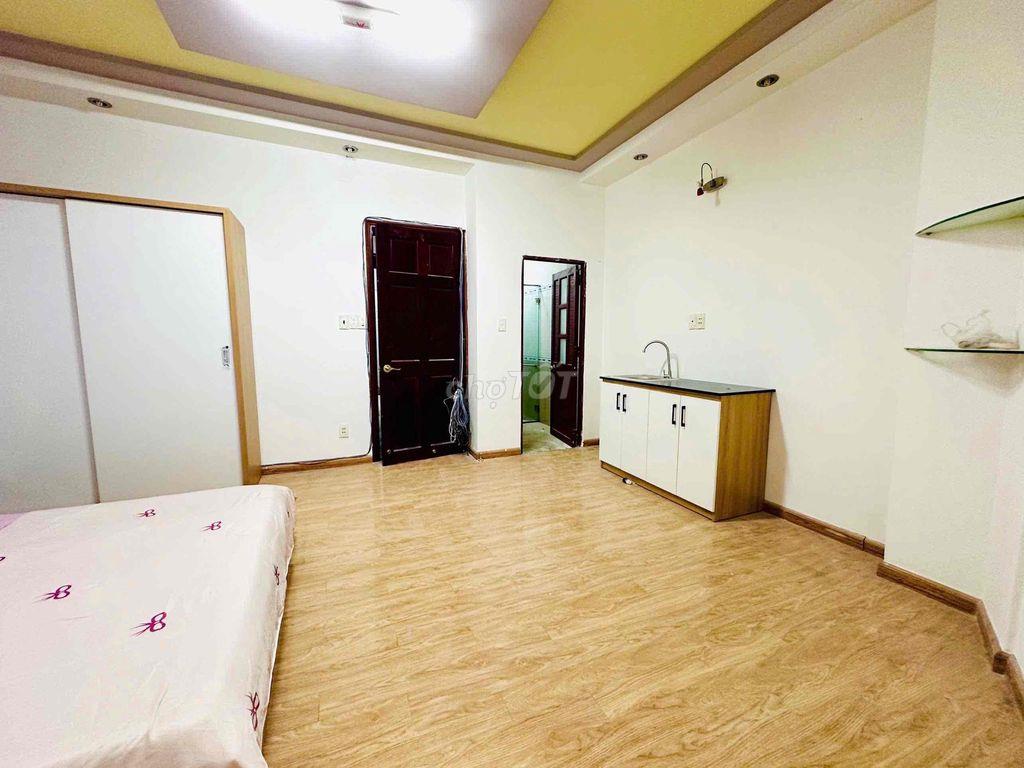 Còn 1 Phòng Mới  27m2 - Full Nội Thất , Sát Đại Học Kinh Tế , Quận 10