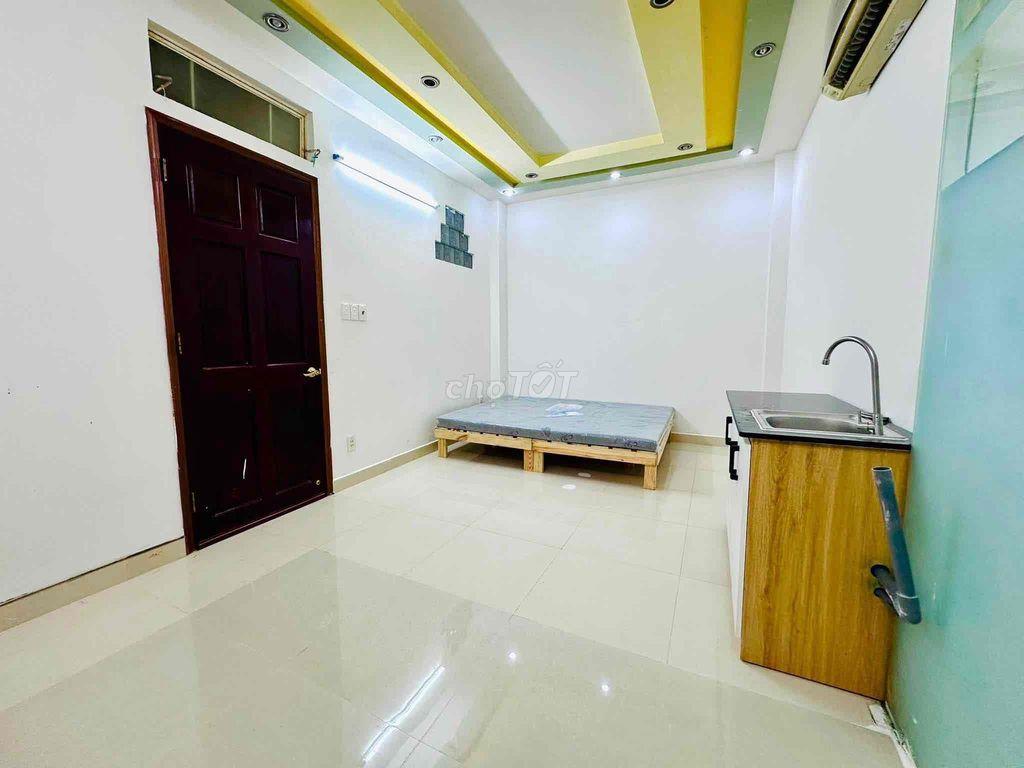 Còn 1 Phòng Mới  27m2 - Full Nội Thất , Sát Đại Học Kinh Tế , Quận 10