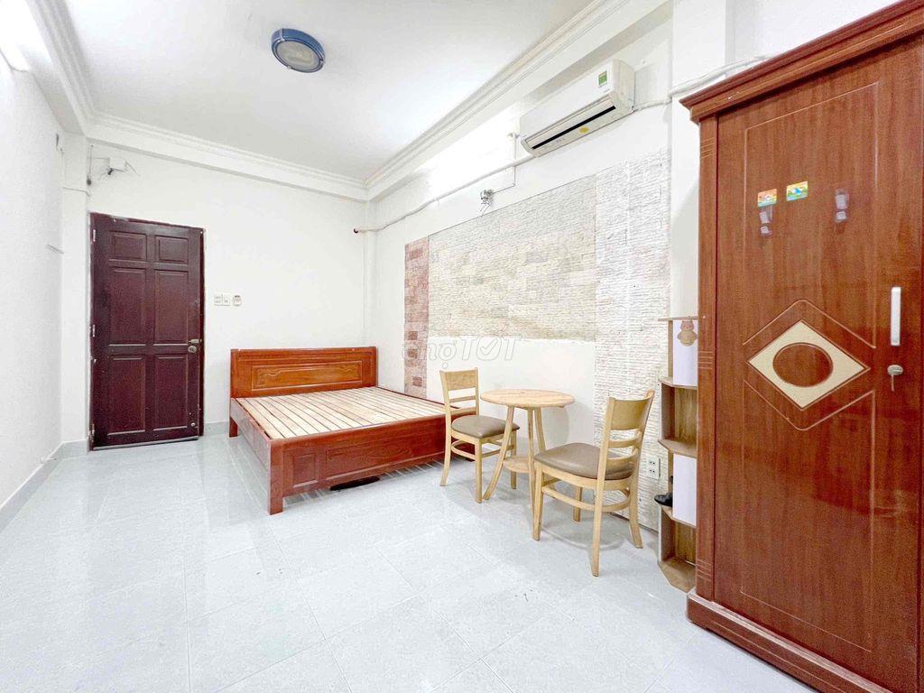 PHÒNG BAN CÔNG  30m2 - FULL NT, QUẬN 10 - GẦN ĐẠI HỌC KINH TẾ ( UEH)