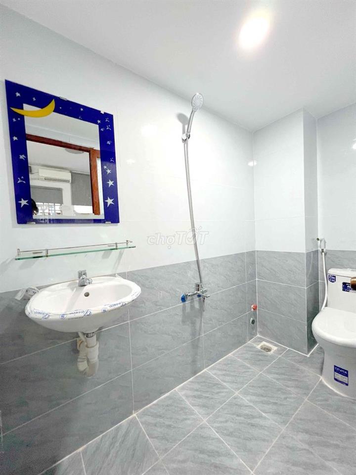 Phòng Studio 35m2 , Ban Công Thoáng, Gần VAA , Sân Bay