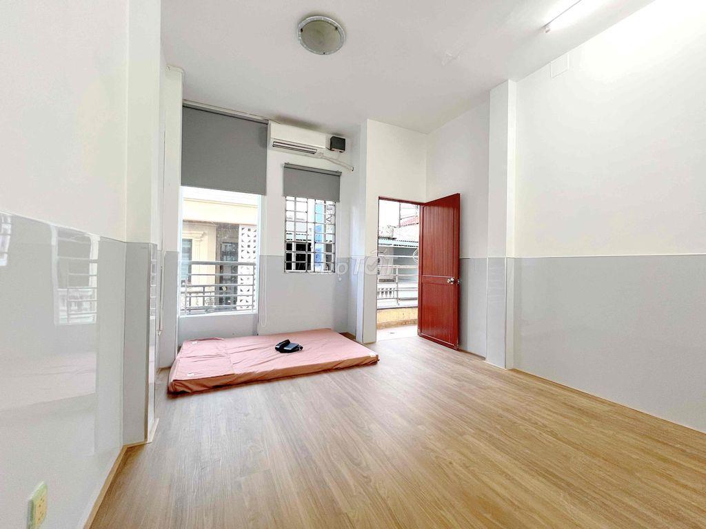 Phòng Studio 35m2 , Ban Công Thoáng, Gần VAA , Sân Bay