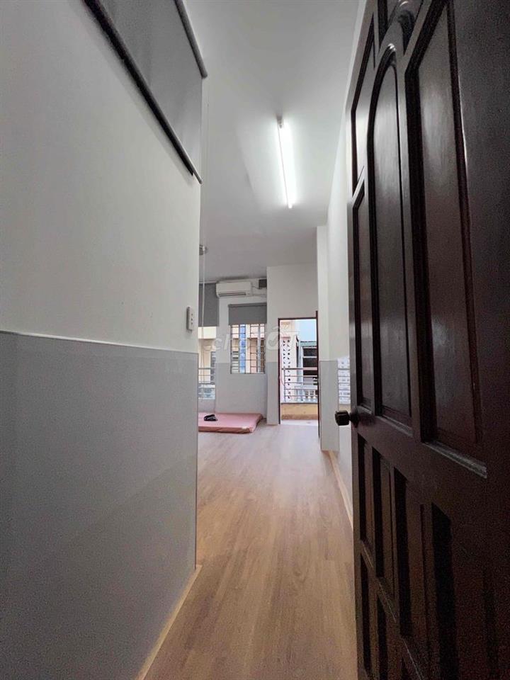 Phòng Studio 35m2 , Ban Công Thoáng, Gần VAA , Sân Bay